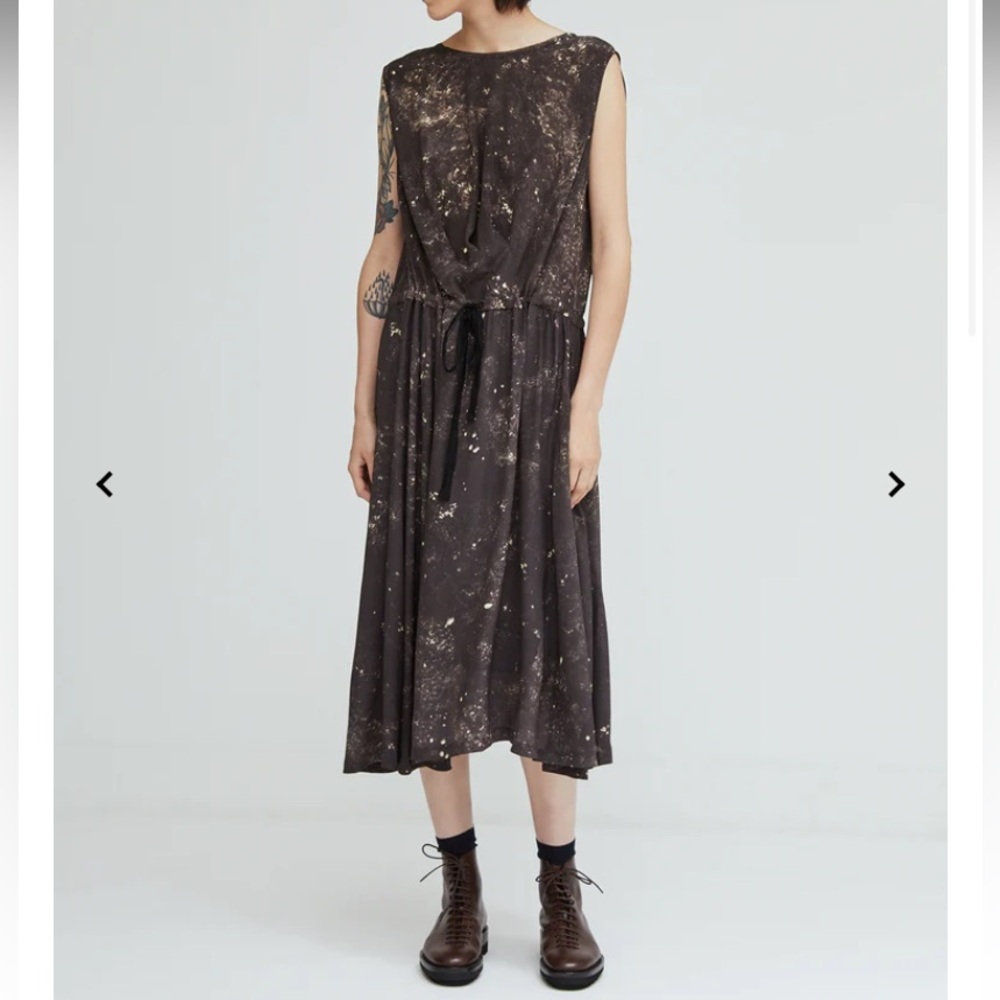 Pas de Calais sleeveless 100% silk dress